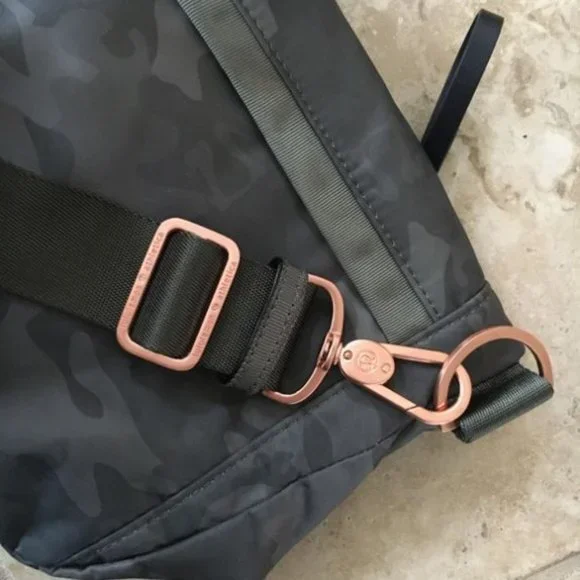 north face borealis backpack black and white red | The width:REG This is the Borealis. Pixar movie The North Face Hydra